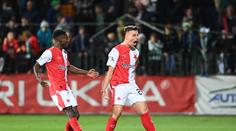 Slavia využila zaváhání Sparty a jde do čela tabulky. Plzeň padla s Karvinou