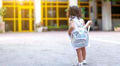Anička (3) odešla sama domů ze školky. Podle vedení je to chyba dítěte, zuří otec