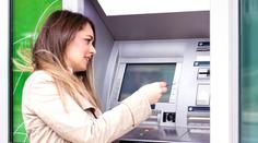 Žena dokázala okrást bankomat o tisíce! Takhle se jí to povedlo