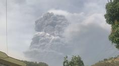 Erupce sopky zamořily zdroje vody. Lidé na ostrově se bojí, že jim dojde