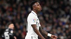 Real Madrid pálil šance a pouze remizoval. Smolařem byl Vinícius Júnior
