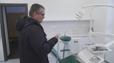 Městys na Rychnovsku sehnal zahraničního zubaře. Pacientů přišly stovky