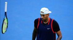 Výtky na svůj tým i fanouška s marihuanou. Kyrgios si zase stěžoval