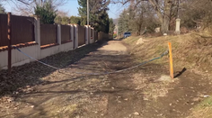 Mladík se zabil o řetěz natažený přes cestu. Policie případ odložila, byl opilý