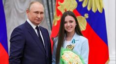 Dokonalosti nelze dosáhnout nečestně, odmítá Putin doping a brání bruslařku