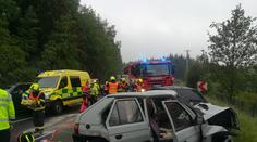 Auto zřejmě dostalo smyk a narazilo do druhého, řidič Favoritu nepřežil