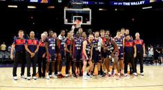 Ostuda loňského finalisty NBA. V přípravě padl s australským týmem