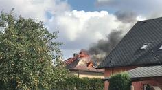 Plameny zachvátily dům u Mnichova Hradiště! Tři zranění