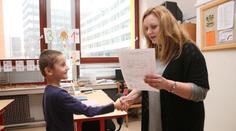 Školáci dostali vysvědčení, někteří od samotné ministryně!