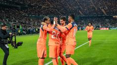Osm gólů a hattrick za poločas. Utkání Betisu s Barcelonou nabídlo velkou show