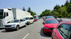 Nehoda na D1 uzavřela dálnici. U Jihlavy se tvořily dlouhé kolony