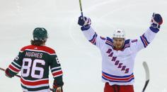 Český obránce dal svůj druhý gól v NHL. Za Rangers bodoval i Chytil