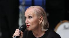 Báru Basikovou postihly během koncertu zdravotní potíže. Na pódiu sháněla lékaře