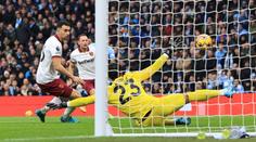 Coufal nakopl City smolným vlastňákem, West Ham popravil dvěma góly Haaland