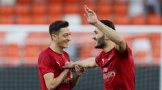 Arsenal se bojí o hvězdy! Zapletly se do války gangů, na hřiště nesmí