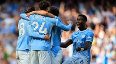 Manchester City pod novým trenérem čelil blamáži. Body zachránil v závěru