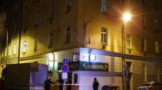 Muž pobodal řidiče dodávky. Pak zaplatil pivo a z místa utekl