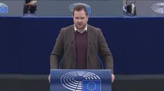 Dánský europoslanec poslal sprostý vzkaz Trumpovi. Létaly i další nadávky