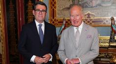 Velká Británie má nového premiéra. Starmera ve funkci nahradil Burnham