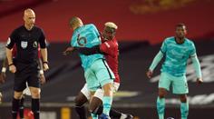 Liverpool snížil šance West Hamu na Ligu mistrů, Manchester porazil 4:2