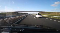 Na D11 řádili šílenci za volantem. Jeden předjel policisty rychlostí 231 km/h