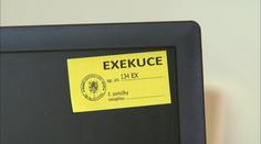 ŽIVĚ: Změny exekucí, covidové restrikce i očkování. Poslanci mají napilno