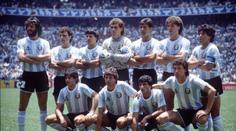 Argentinský fotbal pláče, zemřel střelec gólu z finále MS 1986