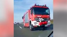 Co to má znamenat? Oboustranné auto zaskočilo řidiče na dálnici