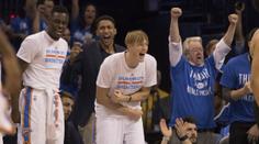 Skvělý Durant dotáhl Oklahomu k postupu! Teď ji čekají Warriors