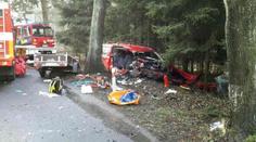 K tragické nehodě letěl i vrtulník! 1 člověk zemřel, další jsou zranění