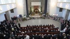 Poslední rozloučení s Uhlem proběhlo v symbolický den. Zeman poslal věnec