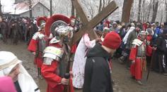 Bílou sobotu slaví křesťané po celém světě. V Česku se pletly pomlázky