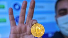 Cena bitcoinu letí strmě vzhůru! Neválí se vám doma velké jmění?