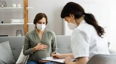 Těhotné ženy a očkování. SÚKL řekl, jaká rizika se s vakcínou na covid pojí