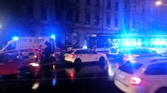 Záchranáři se snažili marně, chodec v Praze nepřežil střet s tramvají