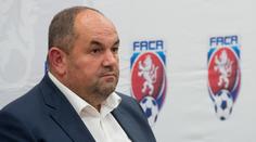 Policie jde po fotbalové asociaci: Miliony z loterií dělil Pelta