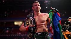 Du Plessis zůstává šampionem UFC. Stricklanda uboxoval i podruhé