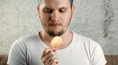 Lidé si koupili paprikové chipsy, chutnaly ale jinak. Obchody je stahují z prodeje