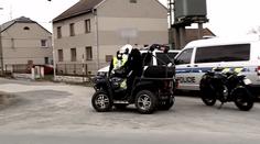 Policisté zasažení bleskem popsali, co se stalo. A dostali vyznamenání!