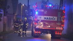 Požár domu na Karlovarsku si vyžádal lidský život. Příčinu hasiči zatím neznají