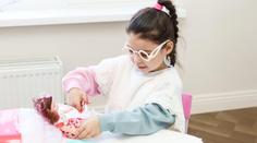 Hygienici varují před nebezpečnými panenkami. Děti mohou poznamenat na celý život