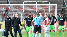 Plzeňskému Kašovi za kung-fu kopanec skončila sezona