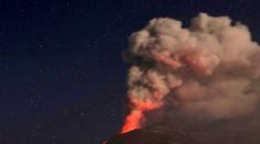 Masivní erupce Popocatépetlu! Sopka chrlí prach, popel i lávu
