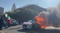 Los Angeles už třetí den otřásají protesty. Tisíce lidí zablokovaly dálnice