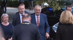 Zeman v Kojetíně pálenku přijal, po večerech ale prý raději čte Bibli