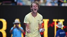 "Šťastný" ručník pomohl Kordovi k postupu do čtvrtfinále Australian Open