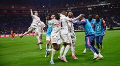 Lyon je ve finále Coupe de France. Valenciennes sestřelil Lacazette