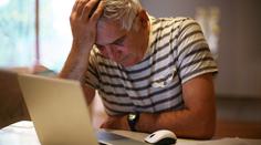 Důchodce si chtěl přilepšit. Podvodníci ho ale připravili o statisíce korun