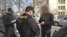 Muž měl v autě velmi nebezpečný červený fosfor! Policie uzavřela ulici