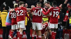 United padli s Nottinghamem. Chelsea se v Lutonu bála o výhru